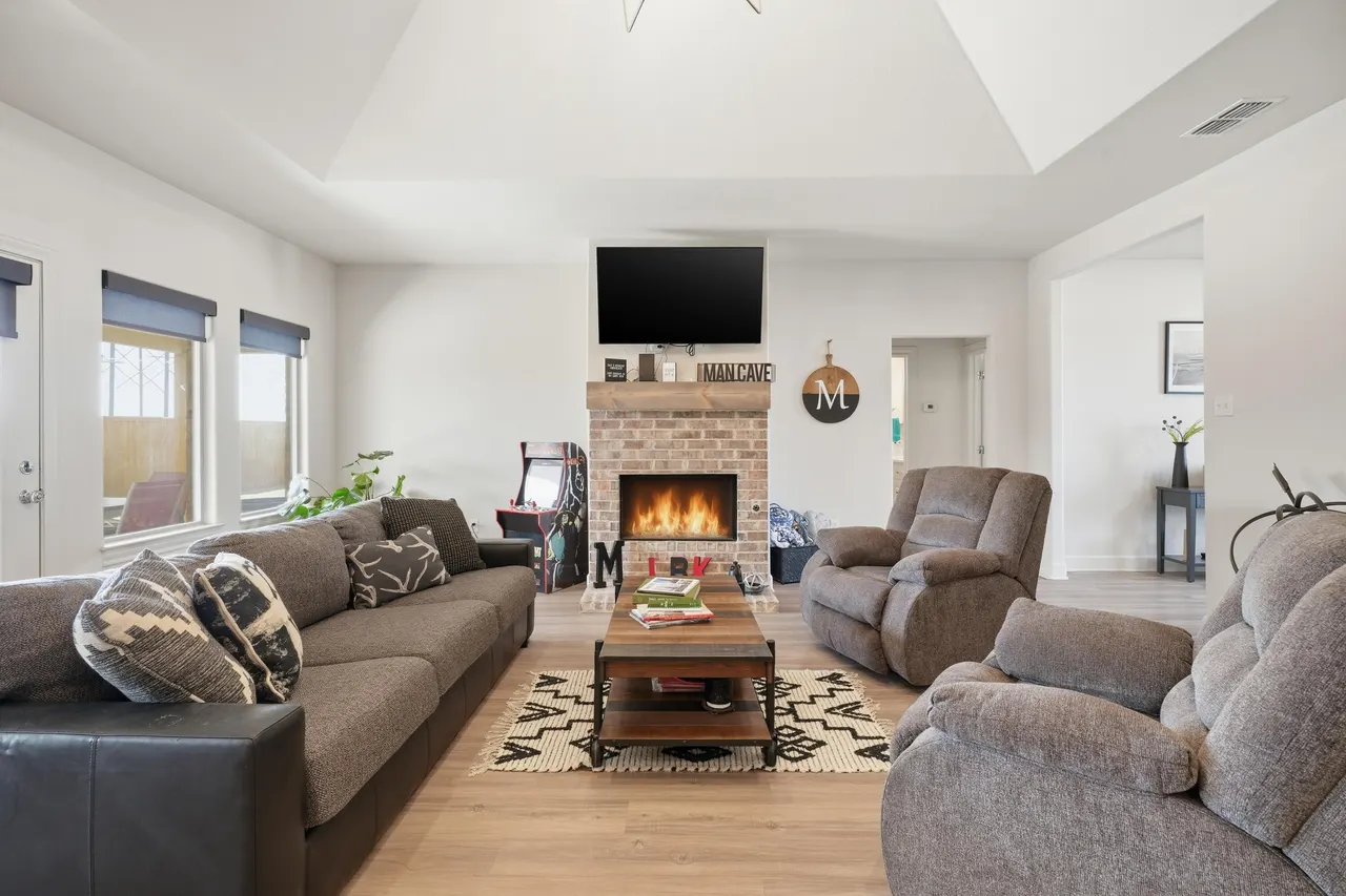 Photo 6 — 6915 51st Street, Lubbock, TX 79407