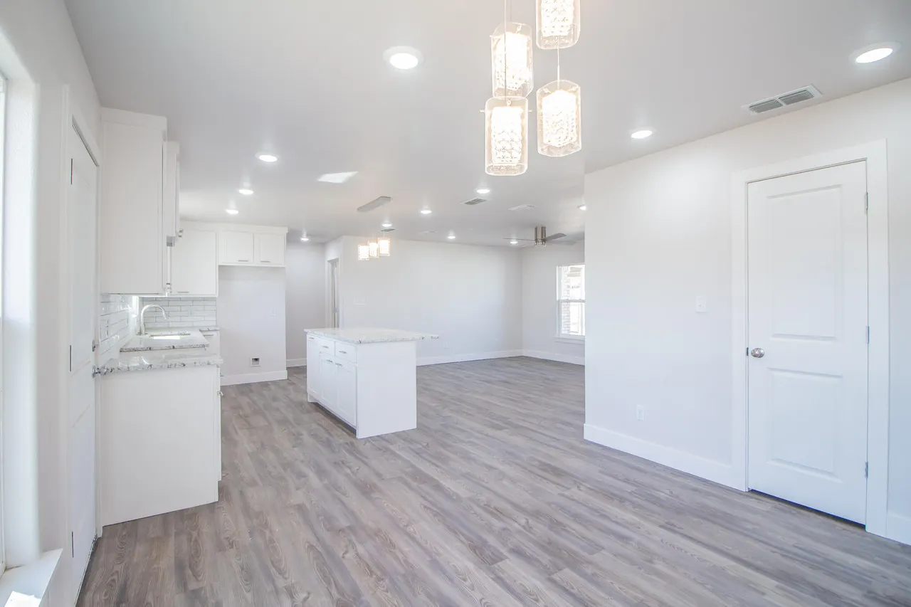 Photo 8 — 5115 48th Street, Lubbock, TX 79414