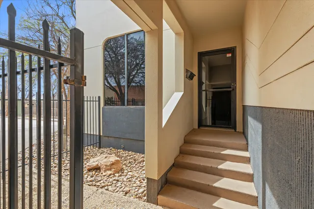 Photo 3 — 1919 Broadway Street, Lubbock, TX 79401
