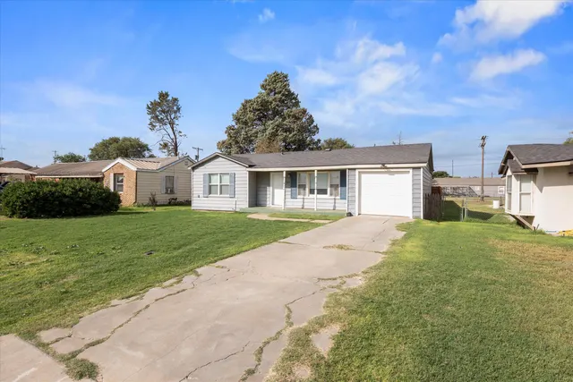 Photo 2 — 603 Locust Street, Idalou, TX 79329