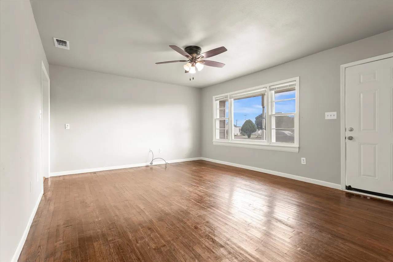 Photo 4 — 603 Locust Street, Idalou, TX 79329