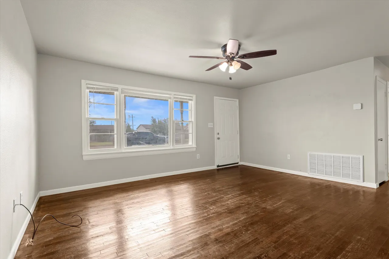 Photo 5 — 603 Locust Street, Idalou, TX 79329