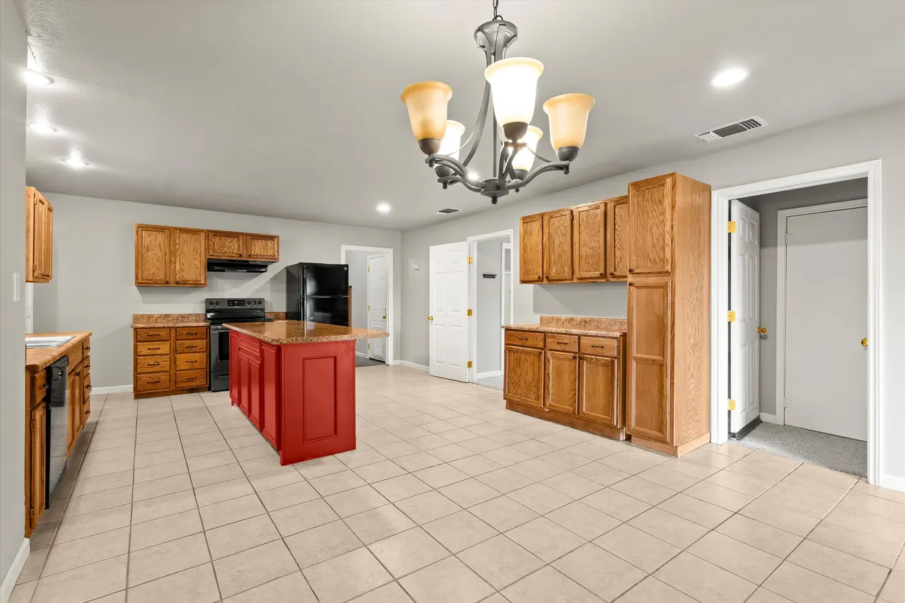 Photo 10 — 603 Locust Street, Idalou, TX 79329