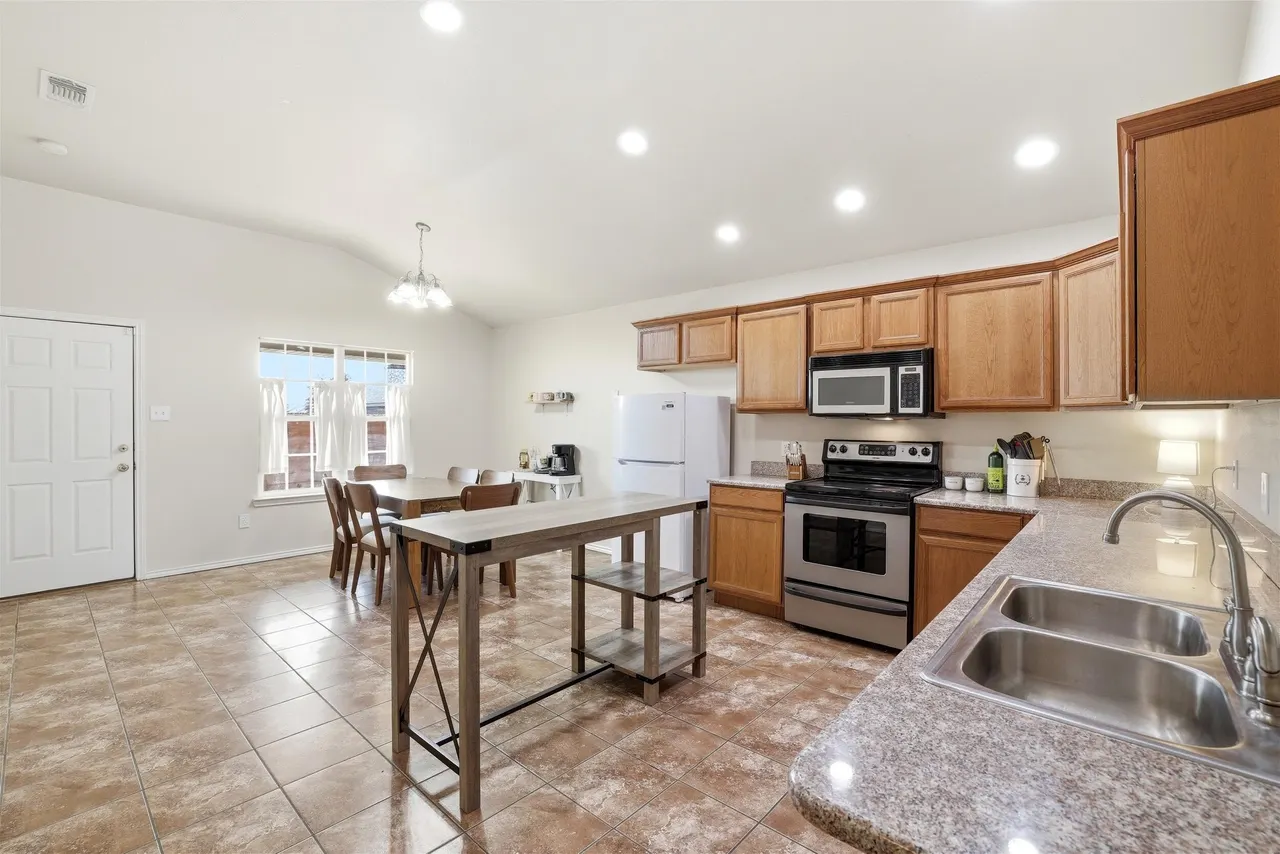 Photo 6 — 6801 36th Street, Lubbock, TX 79407