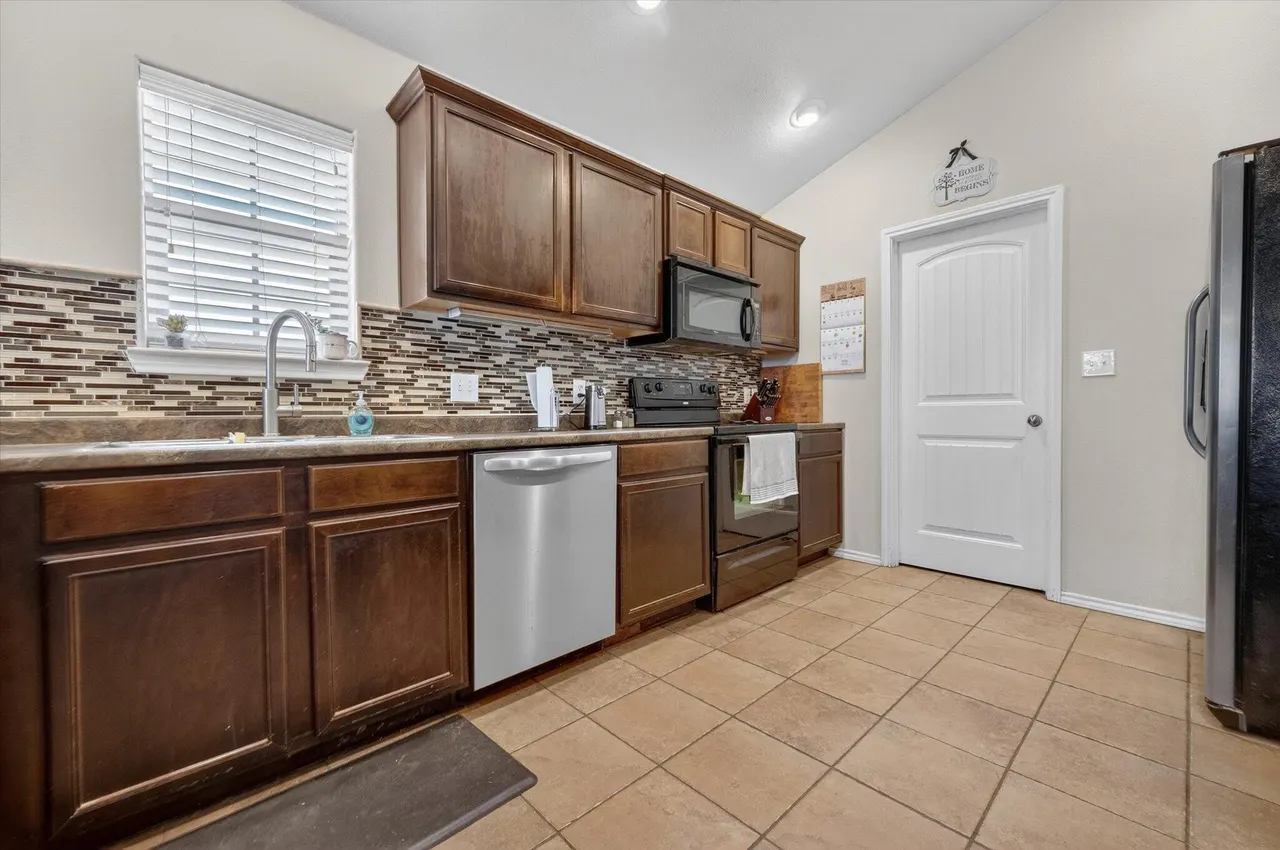 Photo 18 — 6920 35th Street, Lubbock, TX 79407