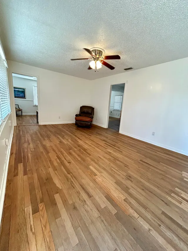 Photo 7 — 4002 33rd Street, Lubbock, TX 79410