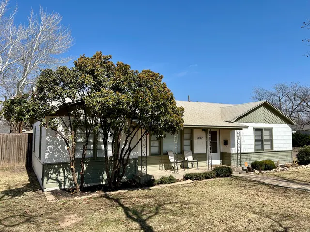 Photo 3 — 4002 33rd Street, Lubbock, TX 79410