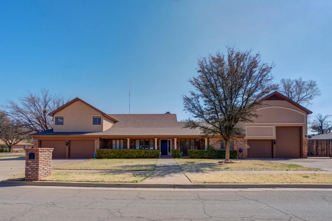 Front exterior — 7601 Canton Avenue, Lubbock, TX 79423