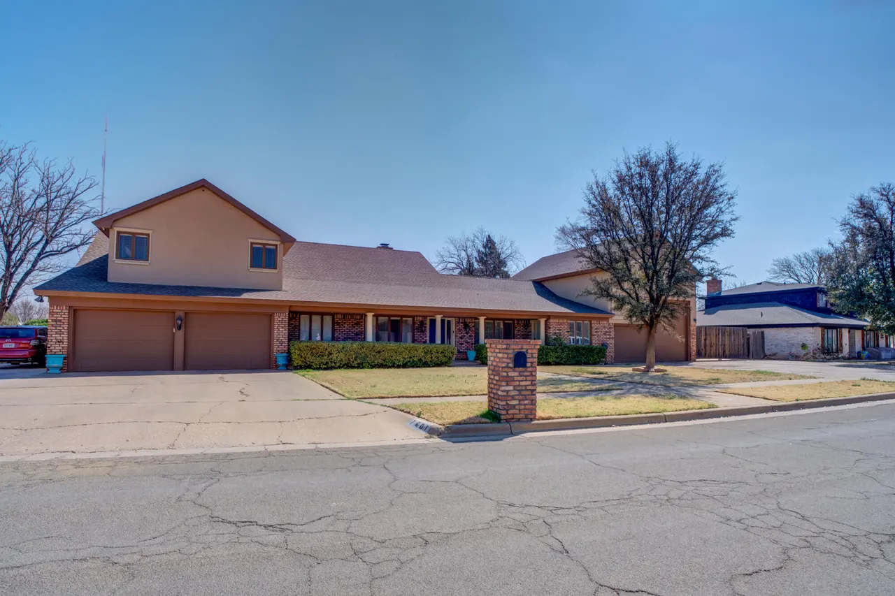 Photo 2 — 7601 Canton Avenue, Lubbock, TX 79423