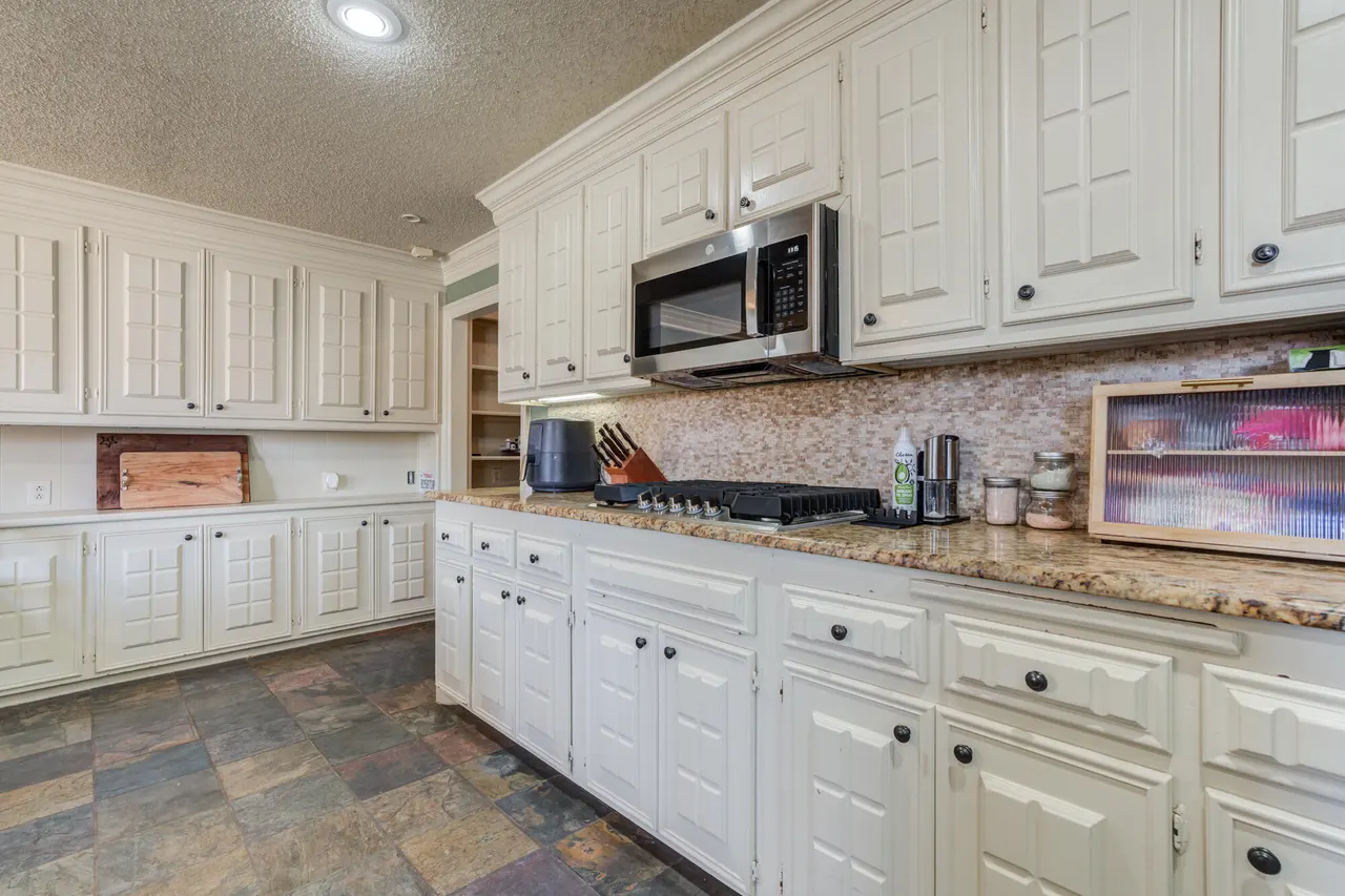 Photo 16 — 7601 Canton Avenue, Lubbock, TX 79423