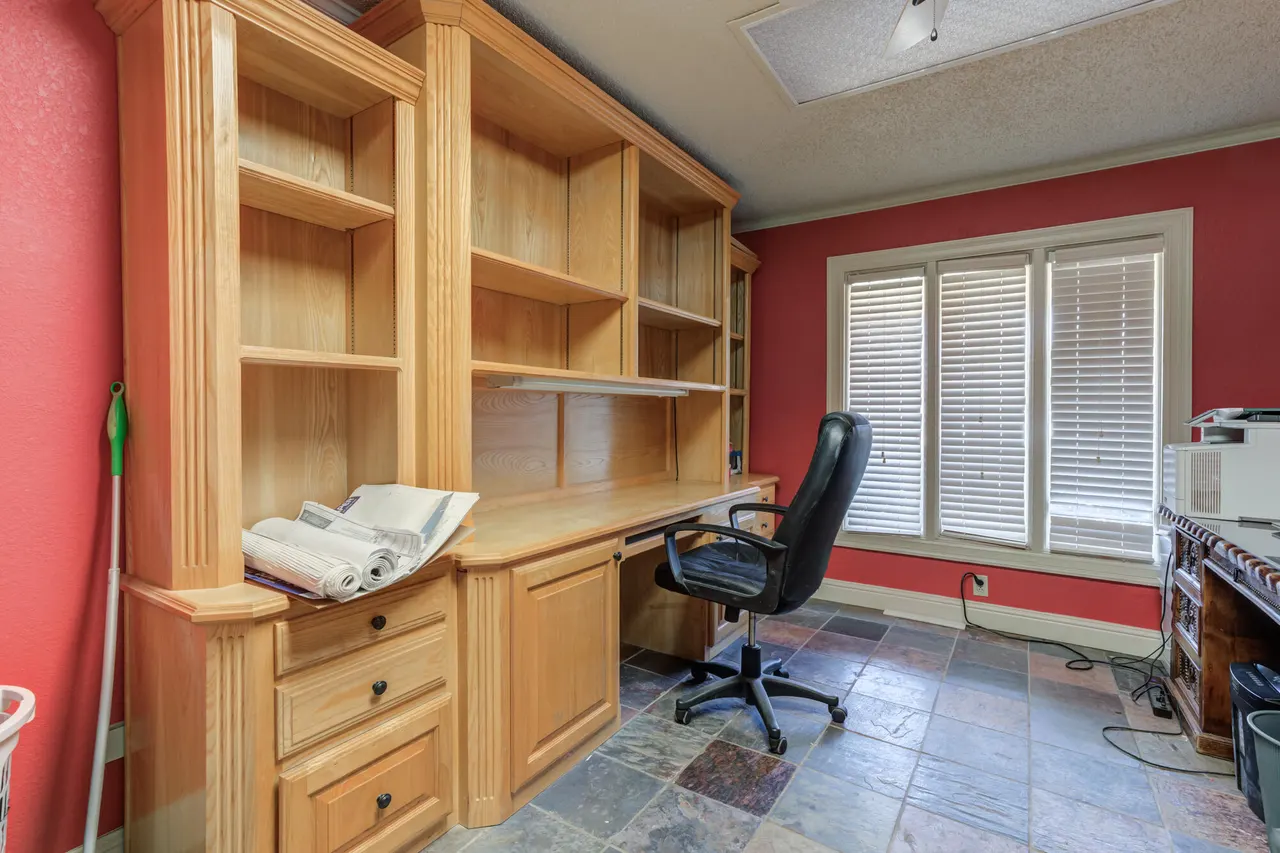 Photo 21 — 7601 Canton Avenue, Lubbock, TX 79423