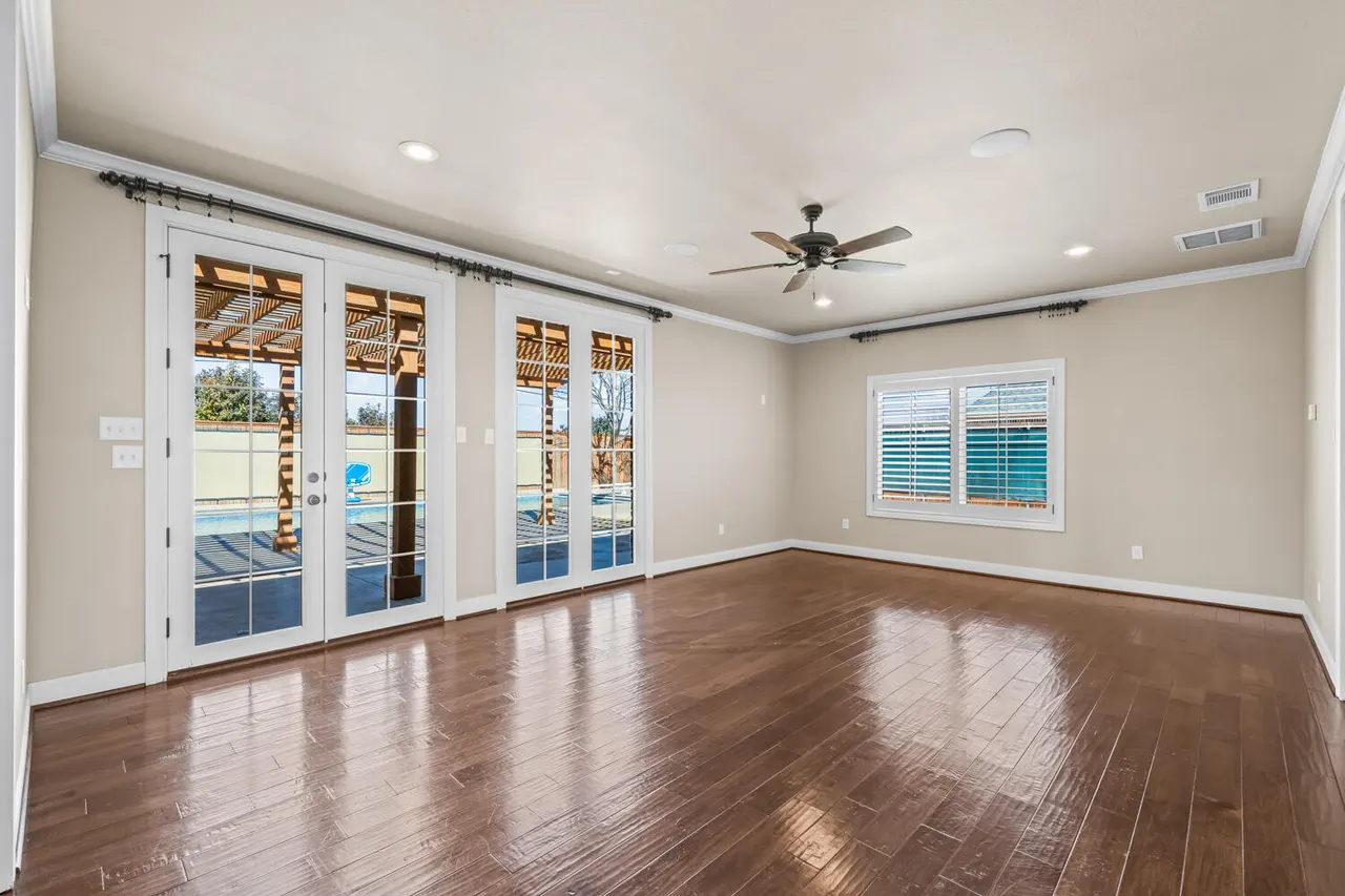 Photo 13 — 1405 11th Place, Shallowater, TX 79363