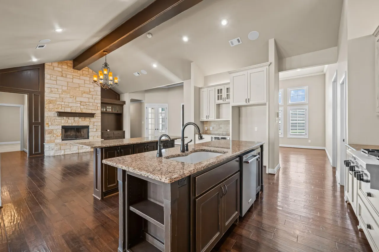 Photo 16 — 1405 11th Place, Shallowater, TX 79363