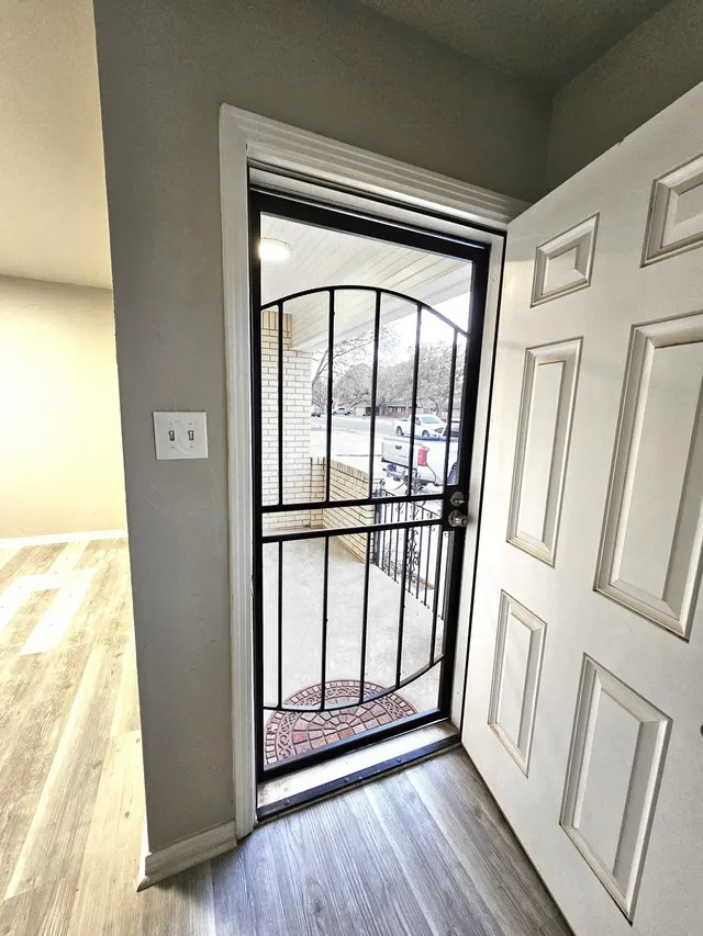 Photo 2 — 3203 43rd Street, Lubbock, TX 79413