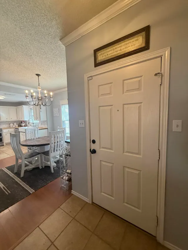 Photo 4 — 6906 8th Street, Lubbock, TX 79416