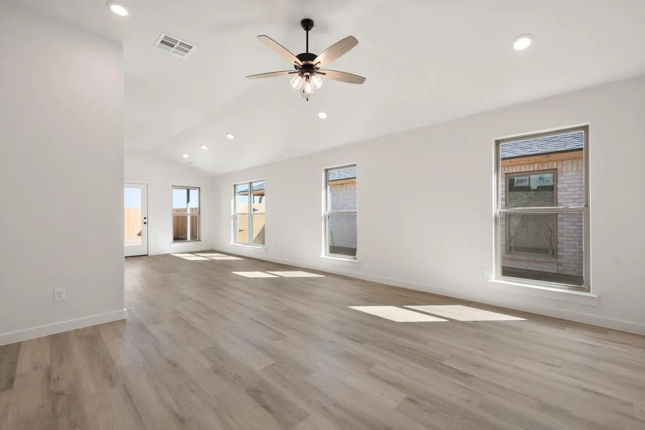 Photo 5 — 8610 24th Street, Lubbock, TX 79407