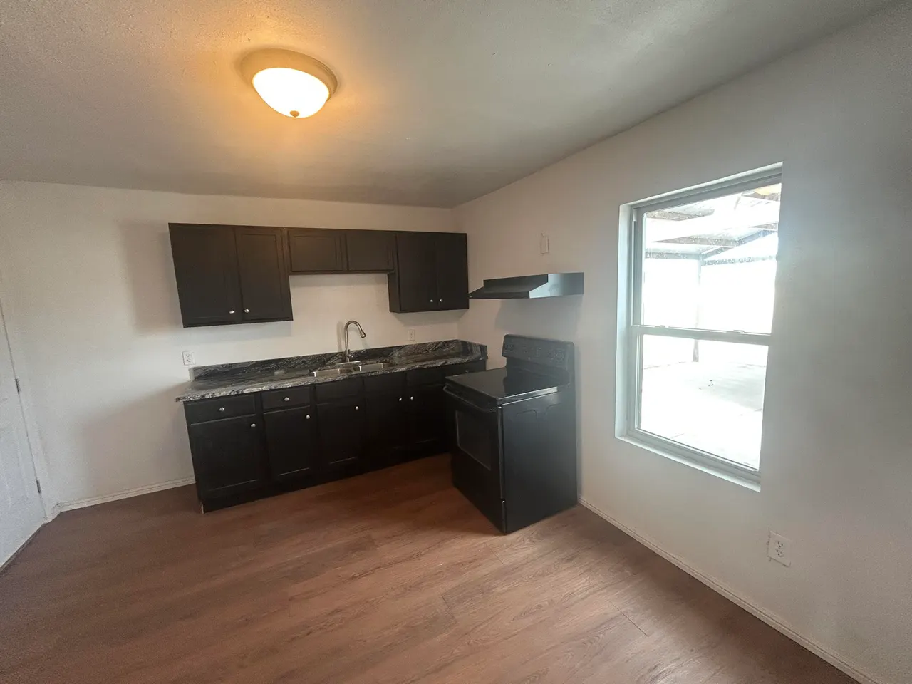 Photo 6 — 1206 12th Street, Levelland, TX 79336