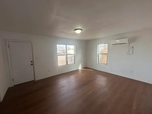 Photo 4 — 1206 12th Street, Levelland, TX 79336