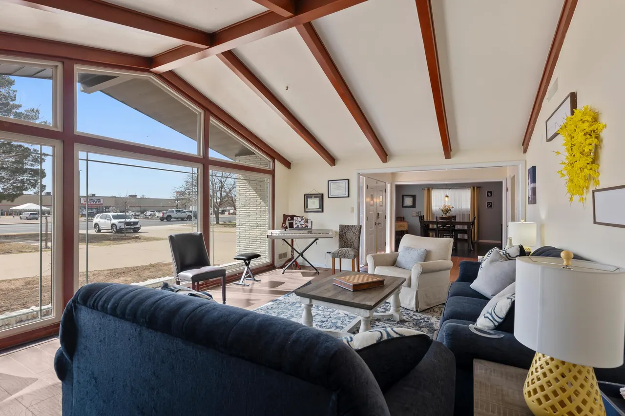 Photo 8 — 507 Clubview Drive, Levelland, TX 79336