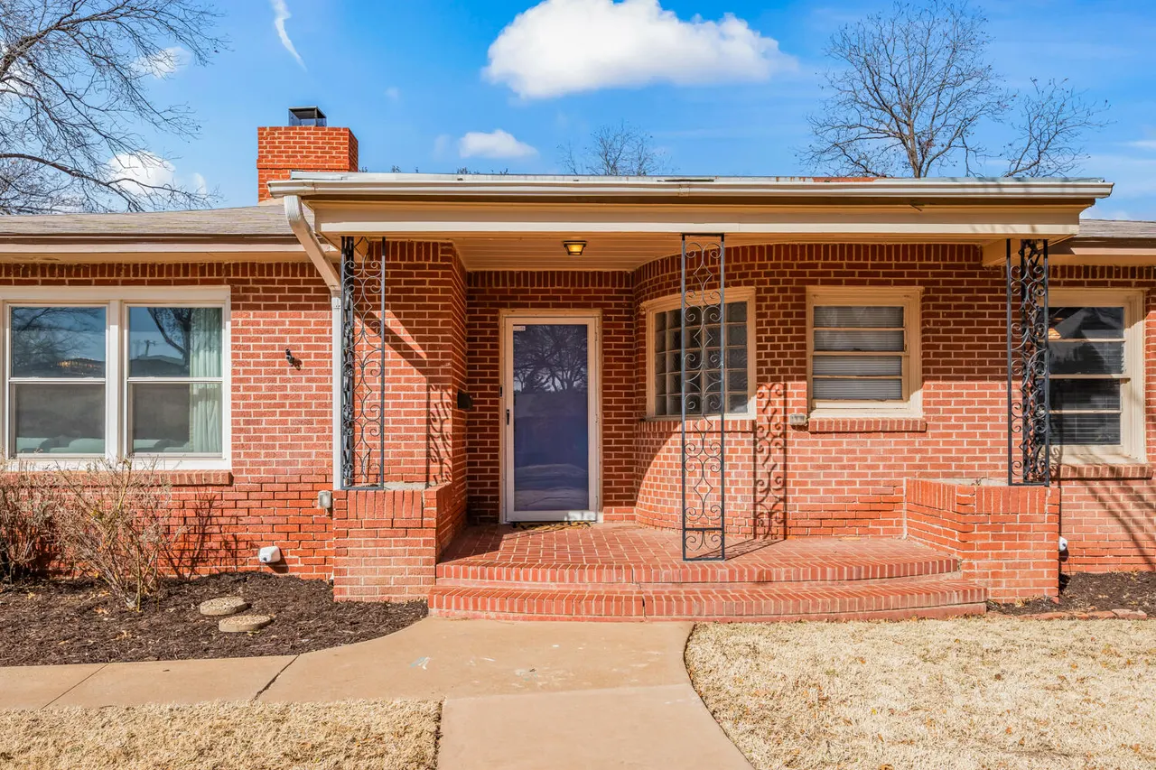 Photo 4 — 3310 24th Street, Lubbock, TX 79410