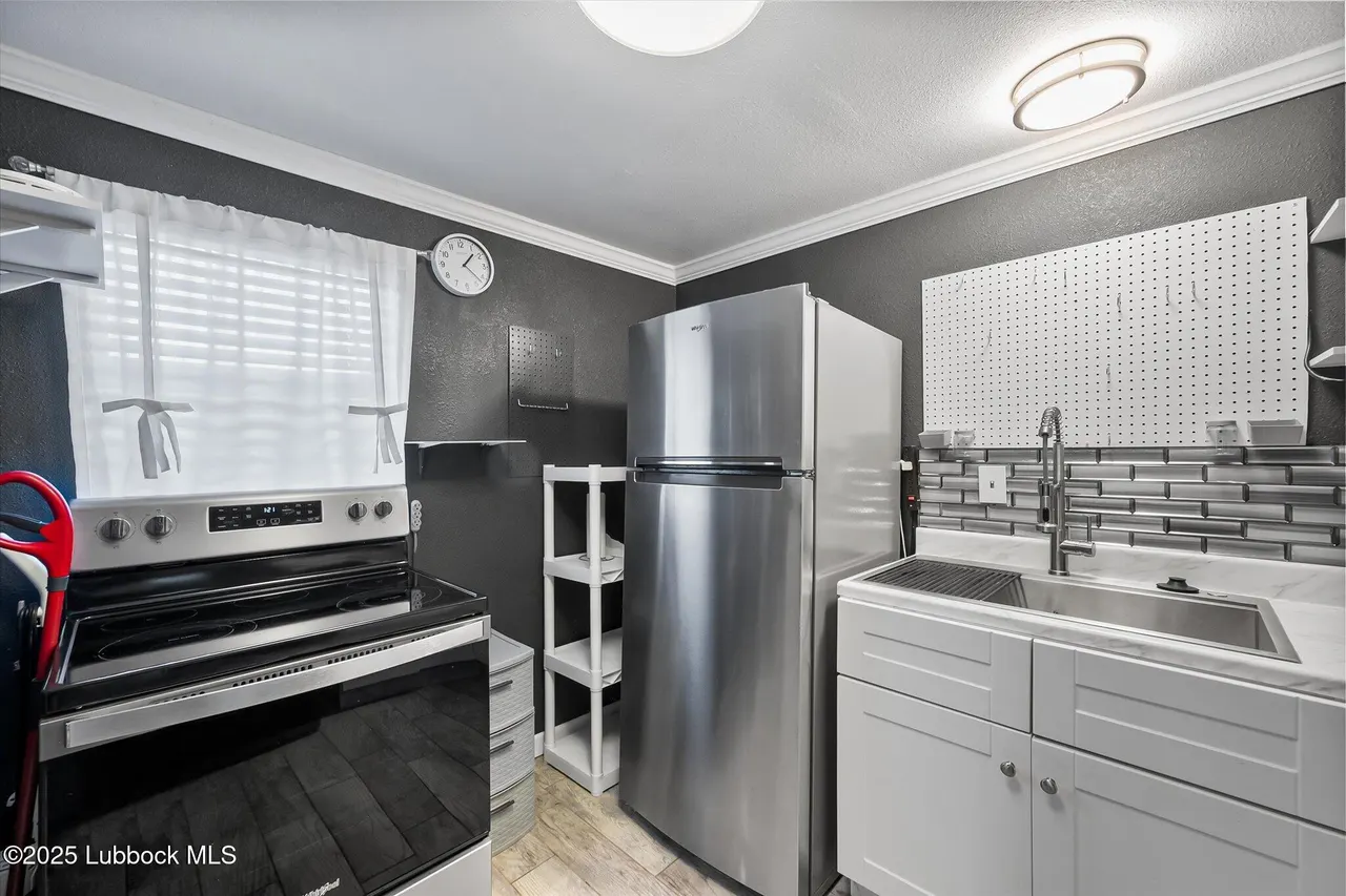 Photo 8 — 2910 Dartmouth Street, Lubbock, TX 79415