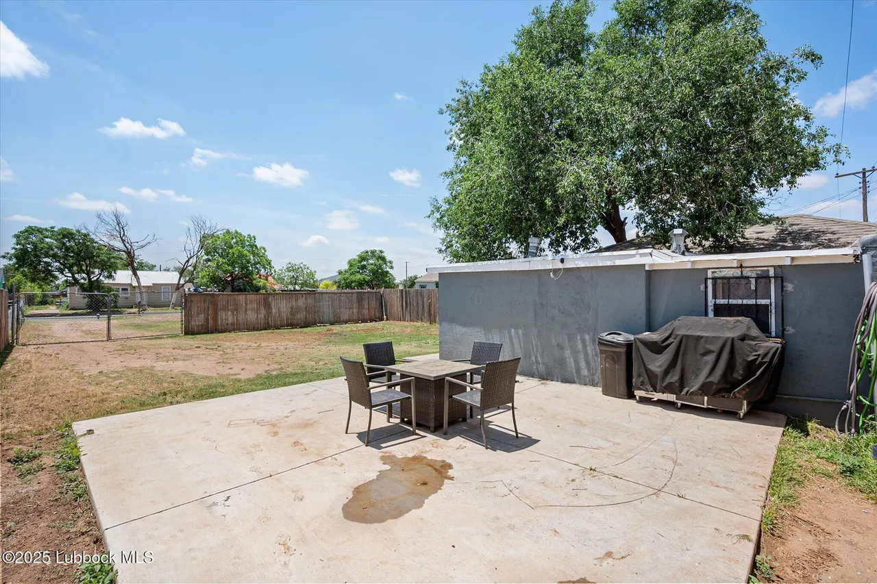 Photo 17 — 2910 Dartmouth Street, Lubbock, TX 79415
