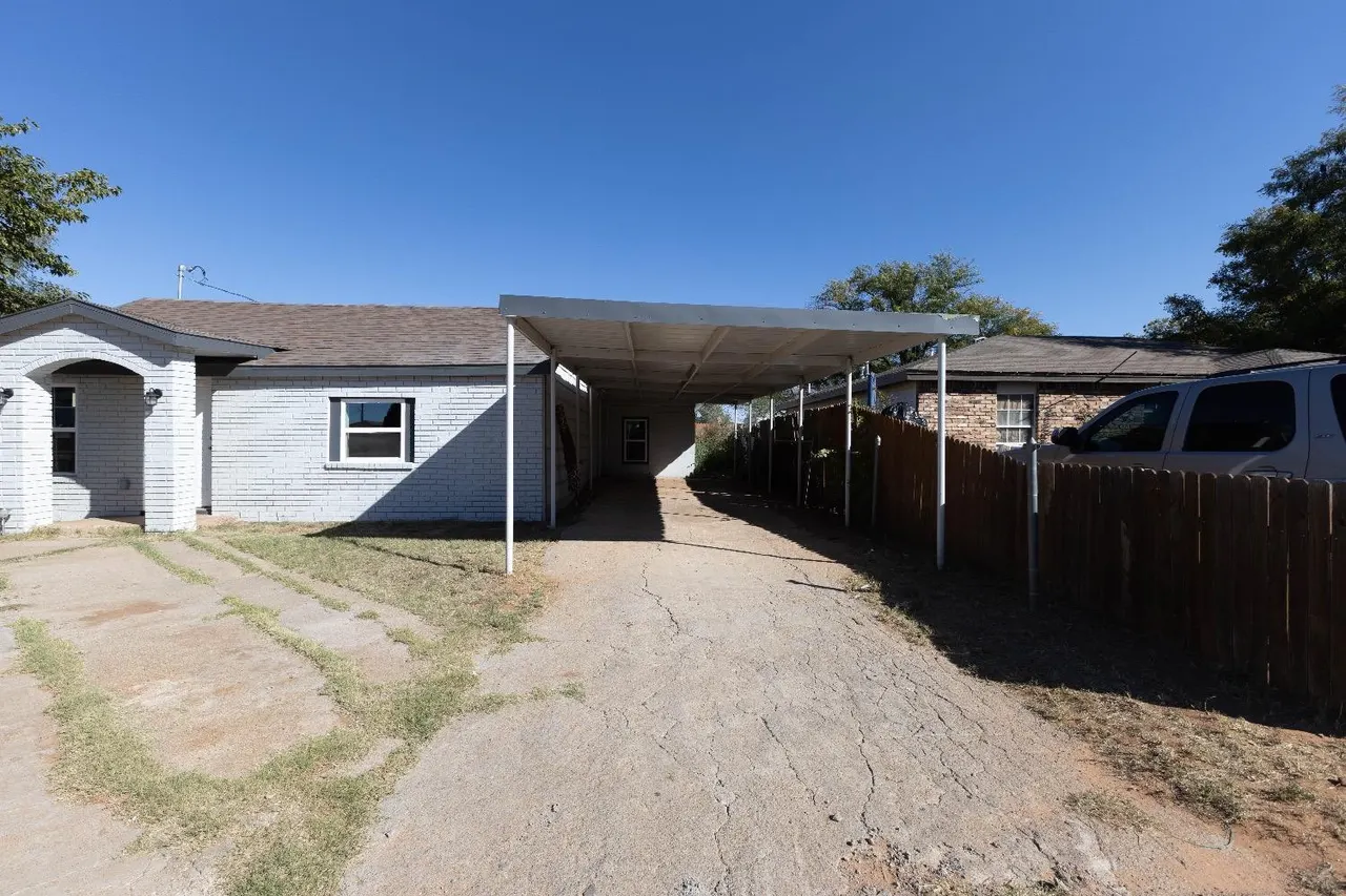 Photo 2 — 506 40th Street, Lubbock, TX 79404
