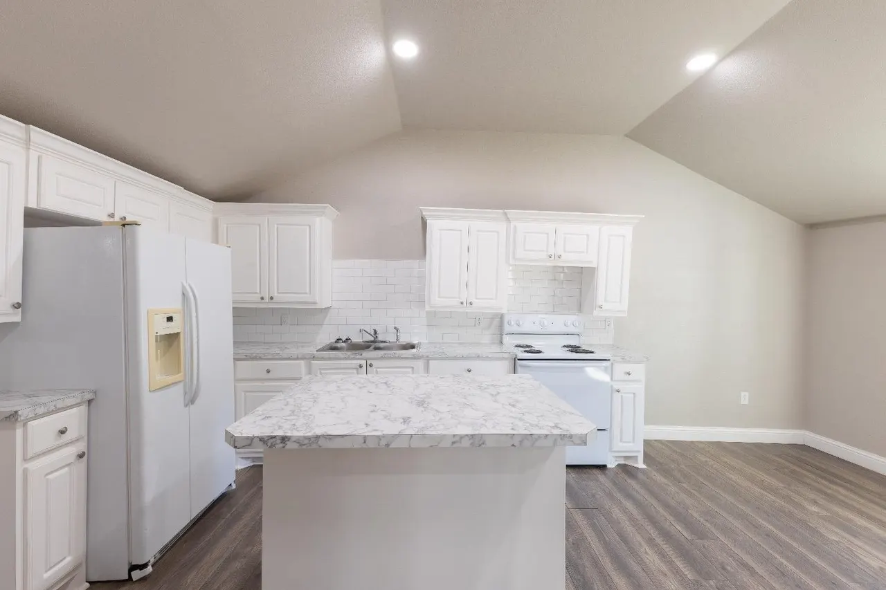 Photo 5 — 506 40th Street, Lubbock, TX 79404
