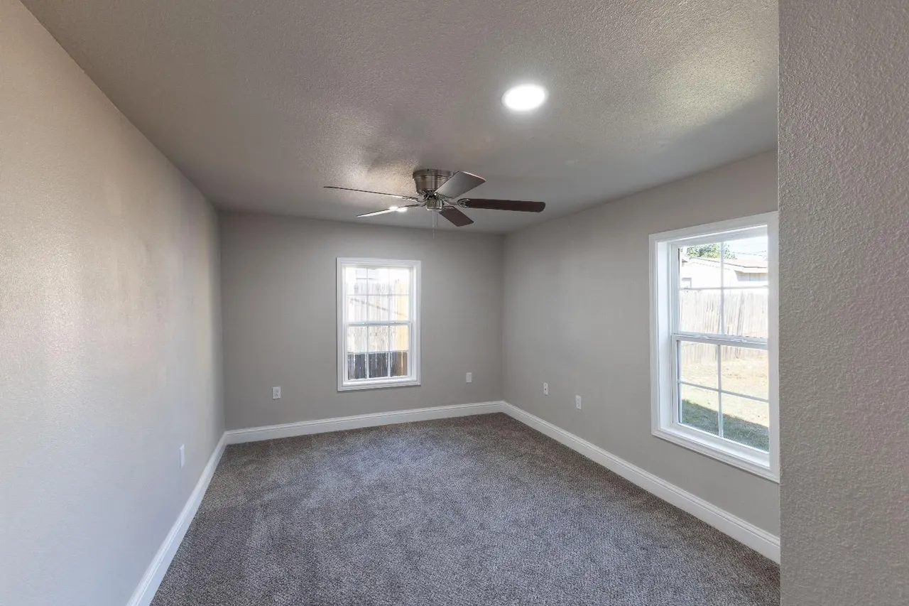 Photo 8 — 506 40th Street, Lubbock, TX 79404