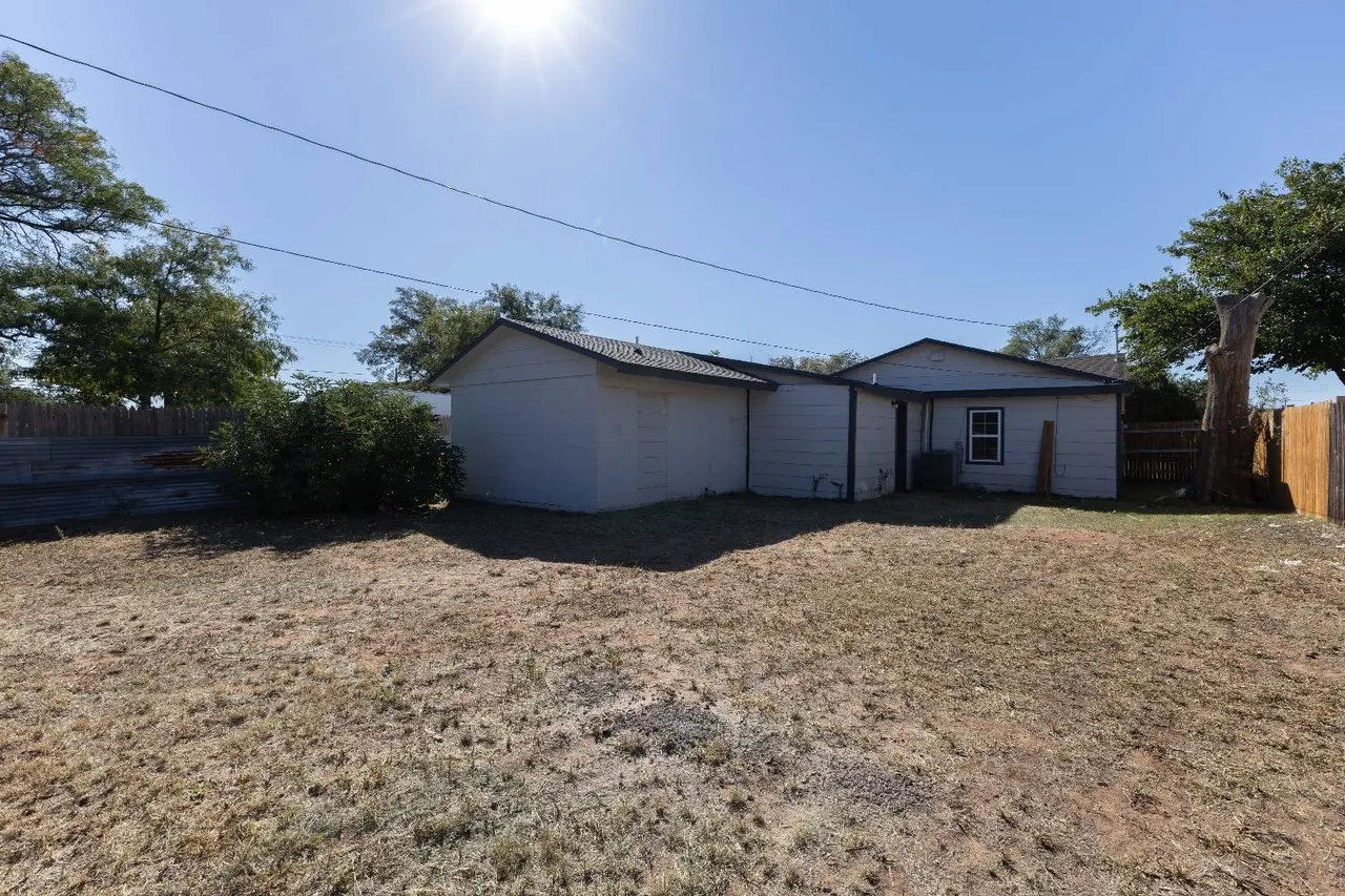 Photo 17 — 506 40th Street, Lubbock, TX 79404