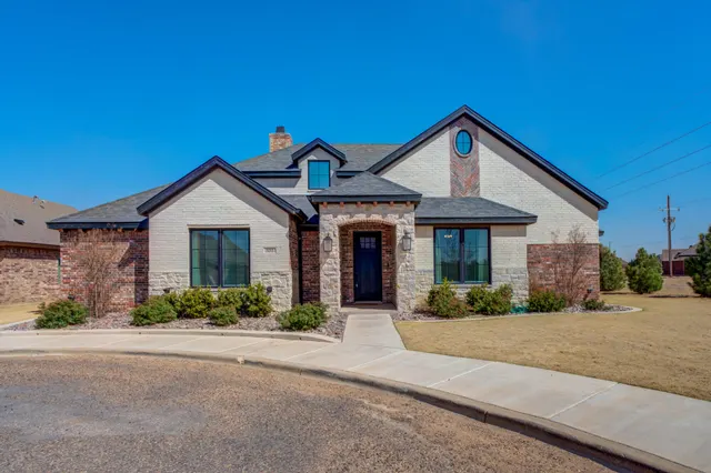 Photo 2 — 501 Britain Avenue, Wolfforth, TX 79382