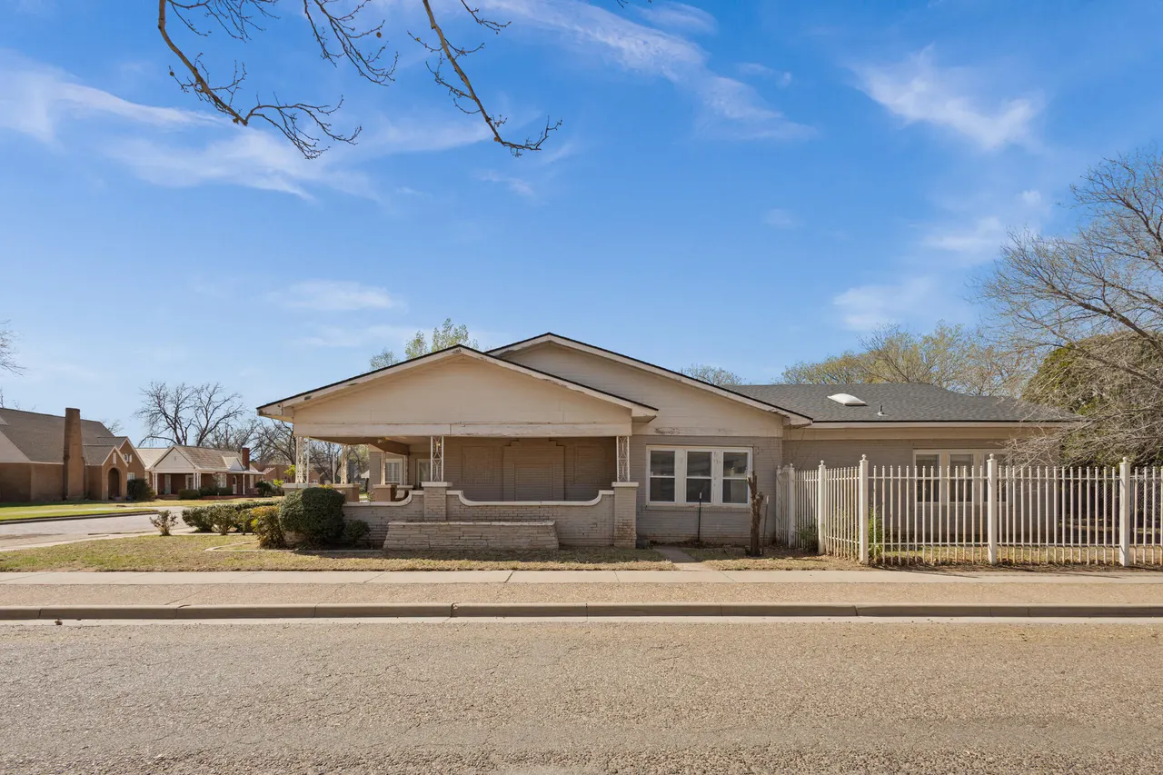 Photo 6 — 2202 16th Street, Lubbock, TX 79401