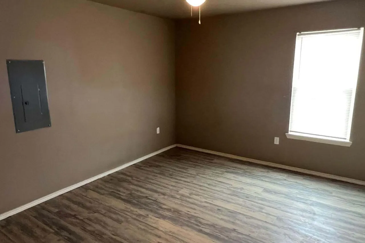 Photo 10 — 3602 E 3rd Place, Lubbock, TX 79403