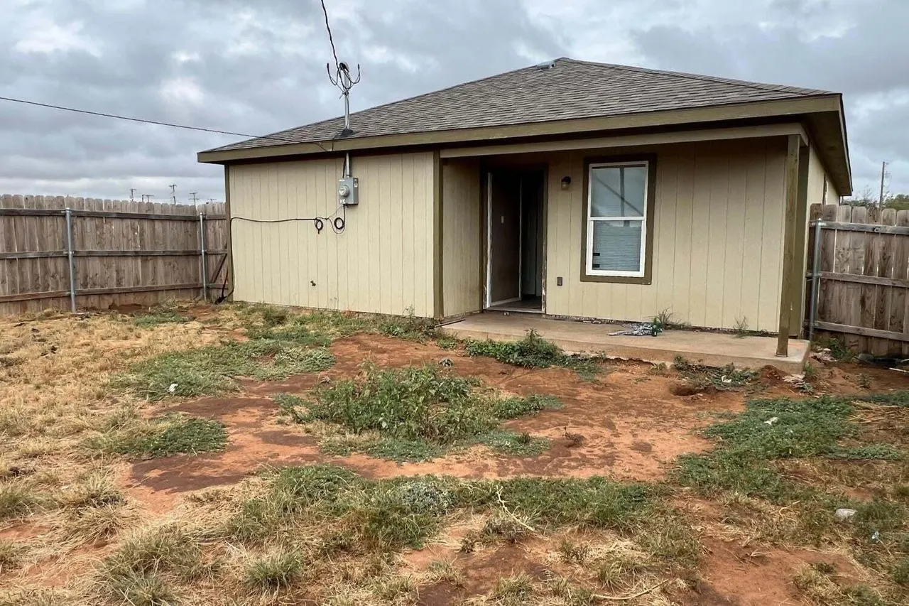 Photo 14 — 3602 E 3rd Place, Lubbock, TX 79403
