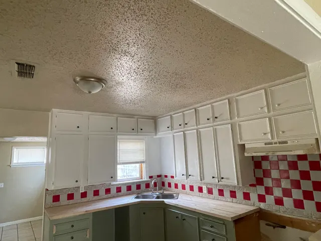 Photo 3 — 2310 38th Street, Lubbock, TX 79412