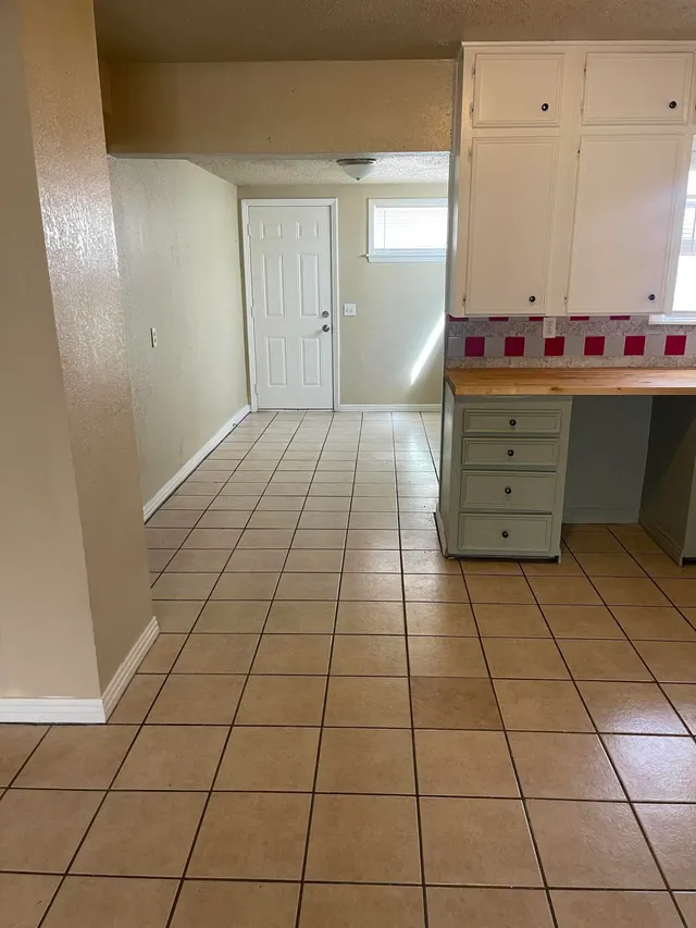 Photo 6 — 2310 38th Street, Lubbock, TX 79412