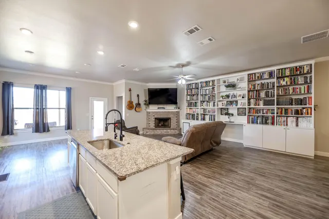 Photo 6 — 2713 Virginia Avenue, Lubbock, TX 79407