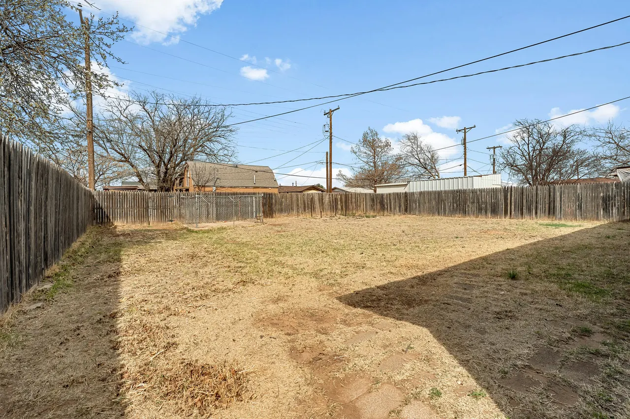 Photo 11 — 3308 Amherst Street, Lubbock, TX 79415