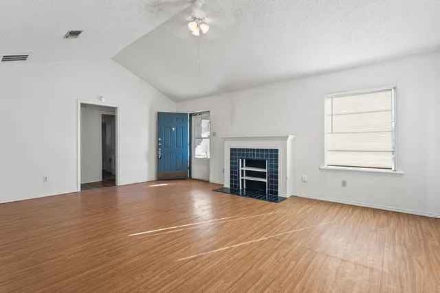 Photo 2 — 2216 30th Street, Lubbock, TX 79411