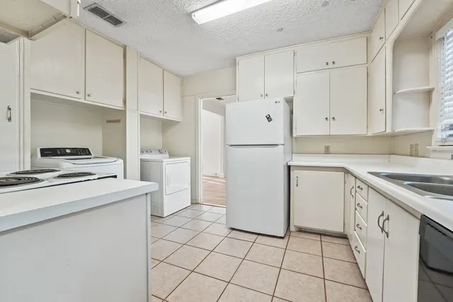 Photo 4 — 2216 30th Street, Lubbock, TX 79411