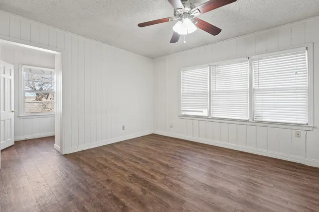 Photo 5 — 2216 30th Street, Lubbock, TX 79411