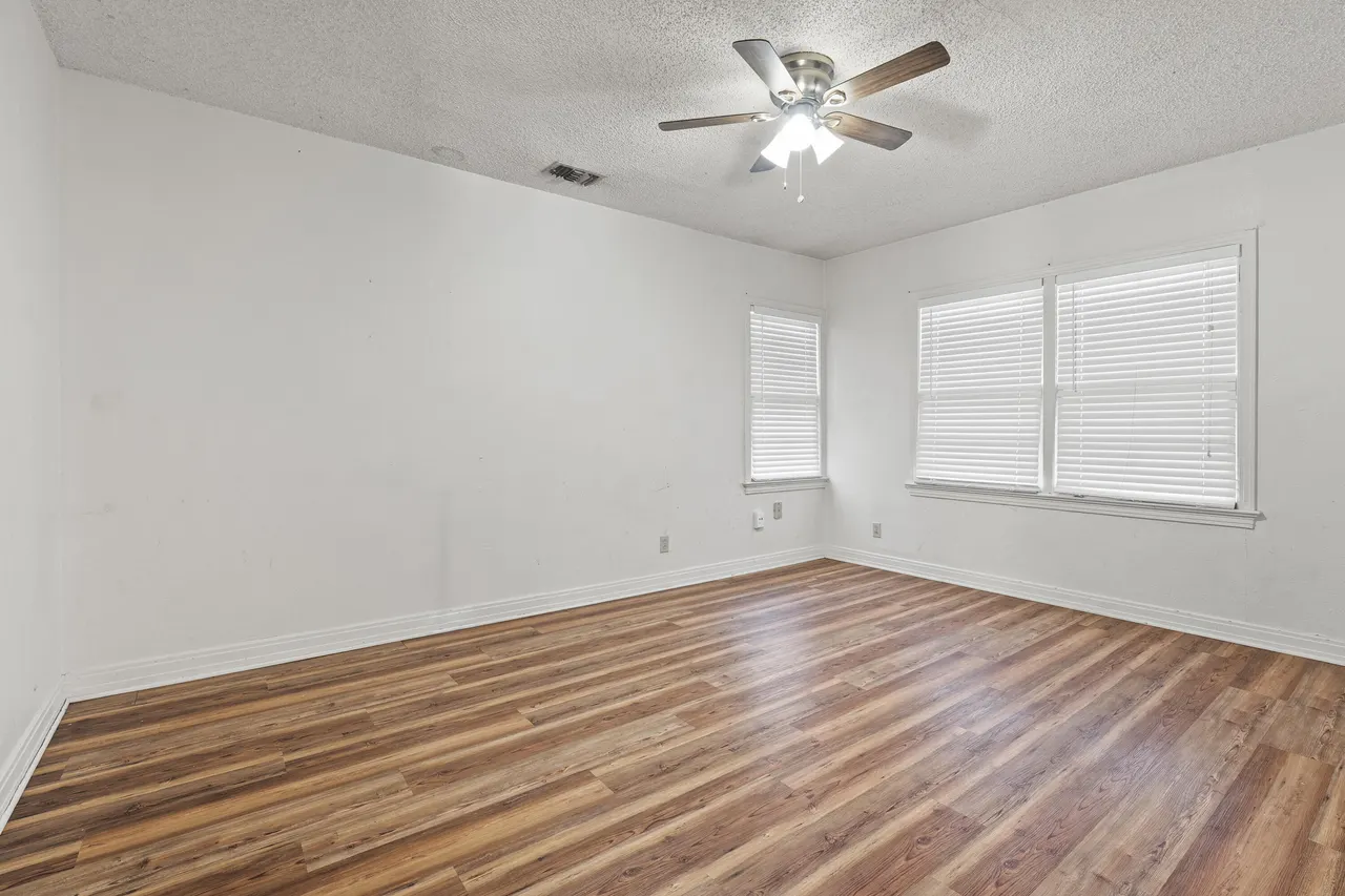 Photo 7 — 2216 30th Street, Lubbock, TX 79411