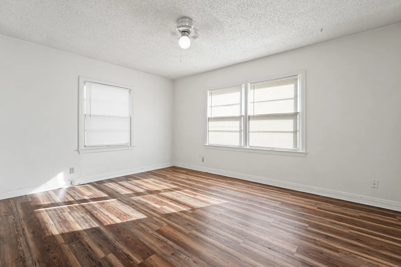 Photo 8 — 2216 30th Street, Lubbock, TX 79411