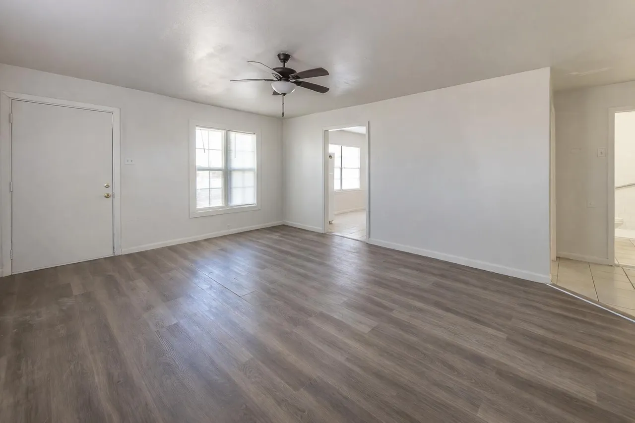 Photo 8 — 2609 Auburn Street, Lubbock, TX 79415