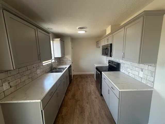 Photo 4 — 111 Bobby Street, Levelland, TX 79336