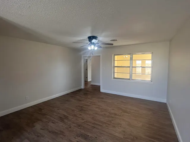 Photo 3 — 111 Bobby Street, Levelland, TX 79336