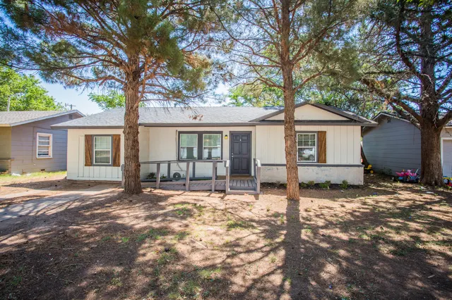 Front exterior — 4629 Elgin Avenue, Lubbock, TX 79413