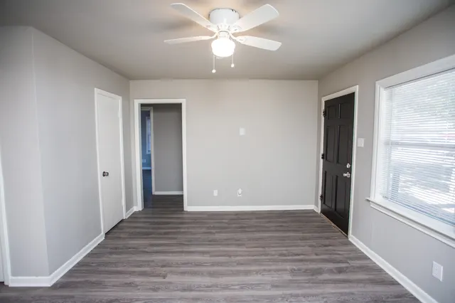 Photo 4 — 4629 Elgin Avenue, Lubbock, TX 79413