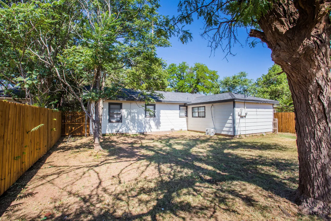 Photo 28 — 4629 Elgin Avenue, Lubbock, TX 79413