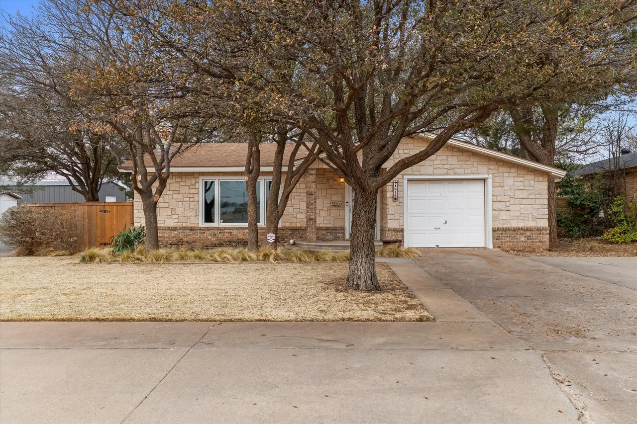 Front exterior — 1216 Avenue I, Levelland, TX 79336
